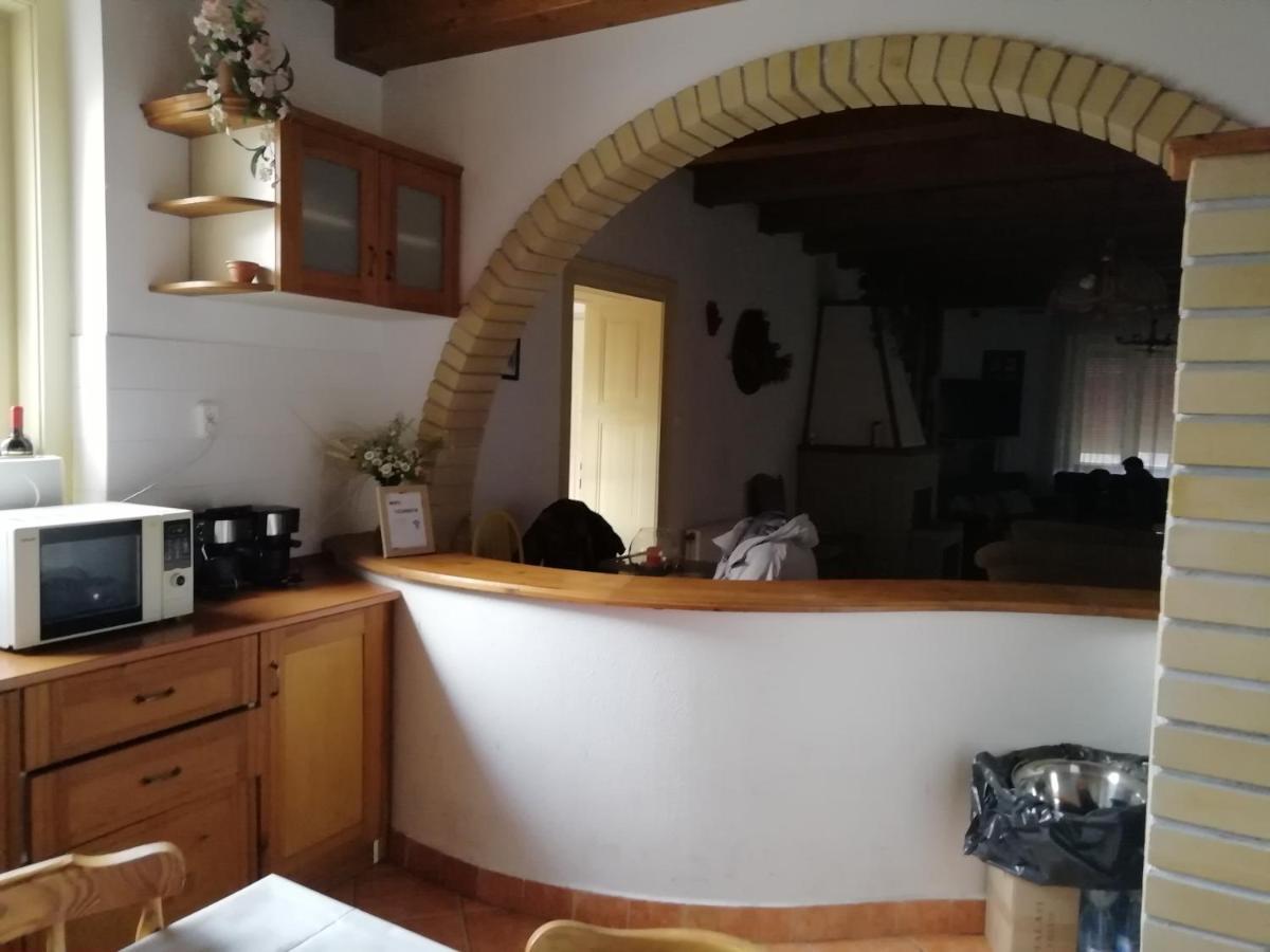 Bed and Breakfast Casa Napsugár Panzió Apostag Esterno foto