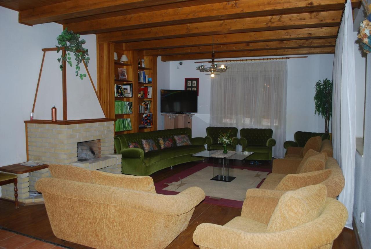 Bed and Breakfast Casa Napsugár Panzió Apostag Esterno foto