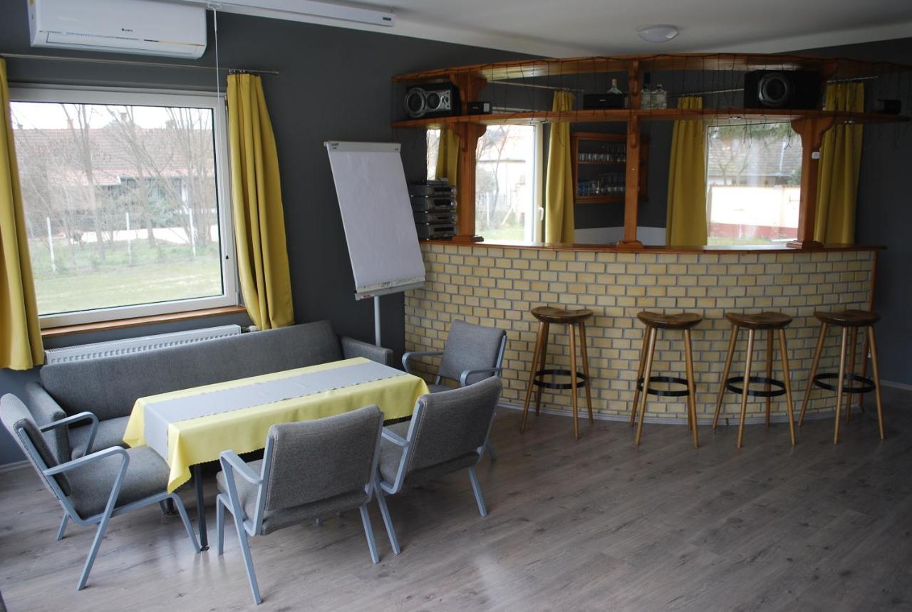Bed and Breakfast Casa Napsugár Panzió Apostag Esterno foto