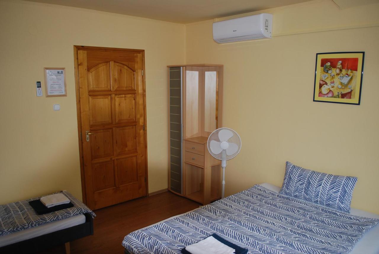 Bed and Breakfast Casa Napsugár Panzió Apostag Esterno foto