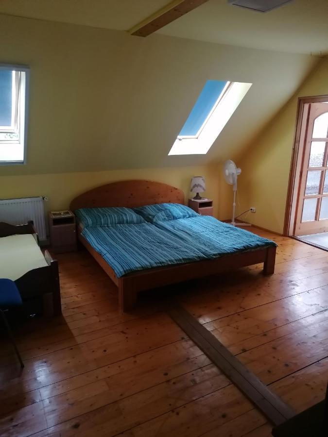 Bed and Breakfast Casa Napsugár Panzió Apostag Esterno foto