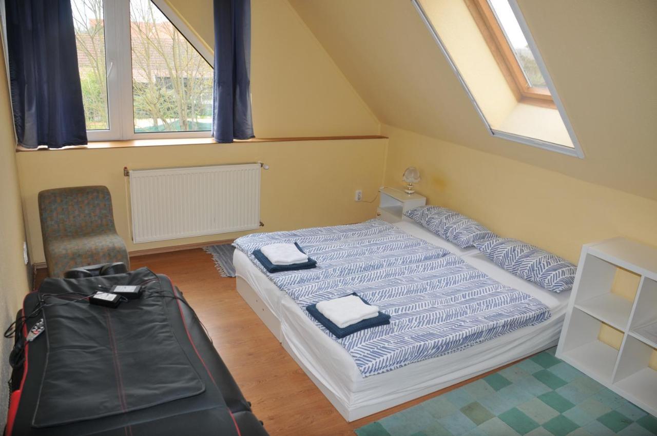 Bed and Breakfast Casa Napsugár Panzió Apostag Camera foto