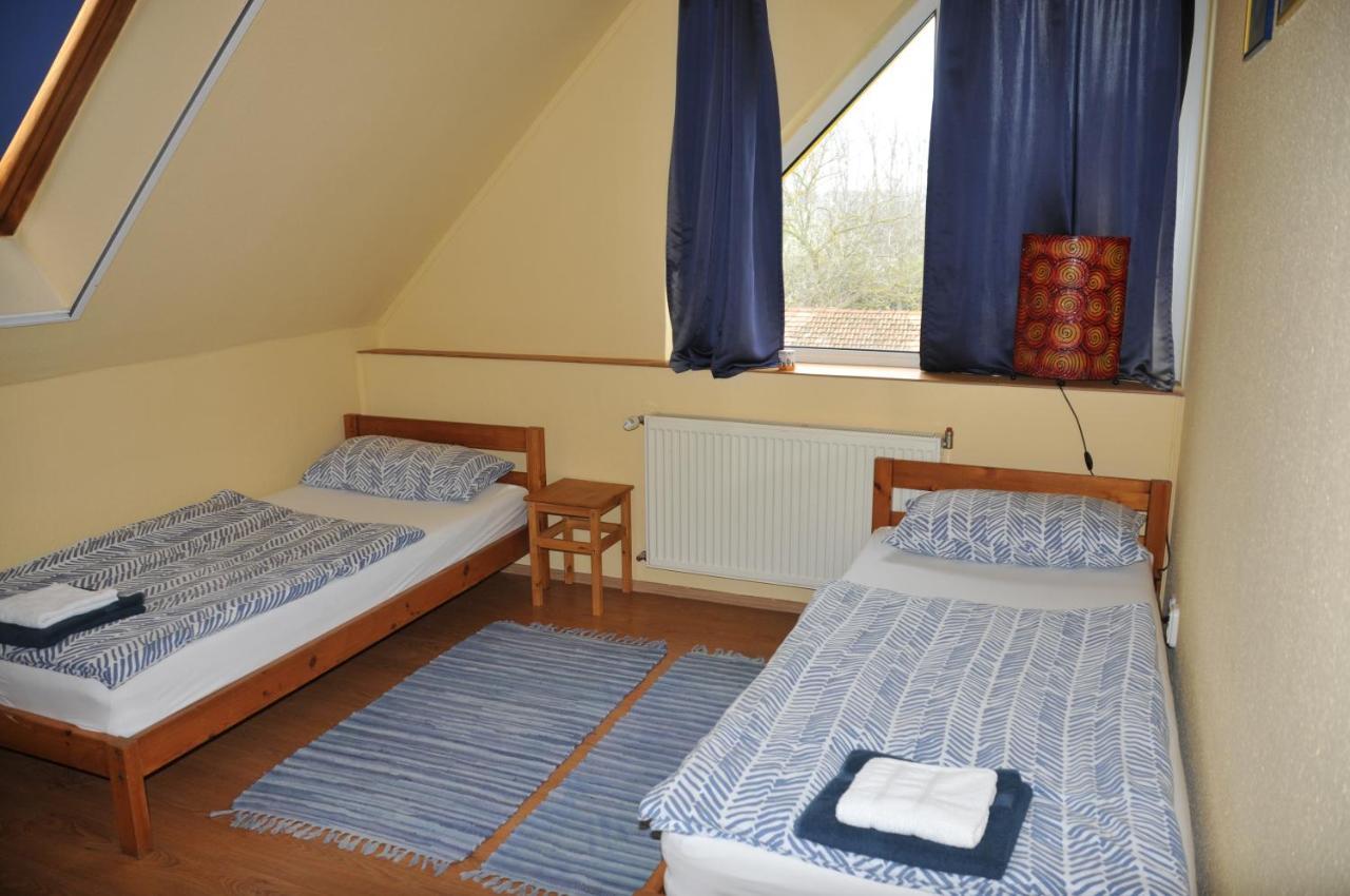 Bed and Breakfast Casa Napsugár Panzió Apostag Camera foto